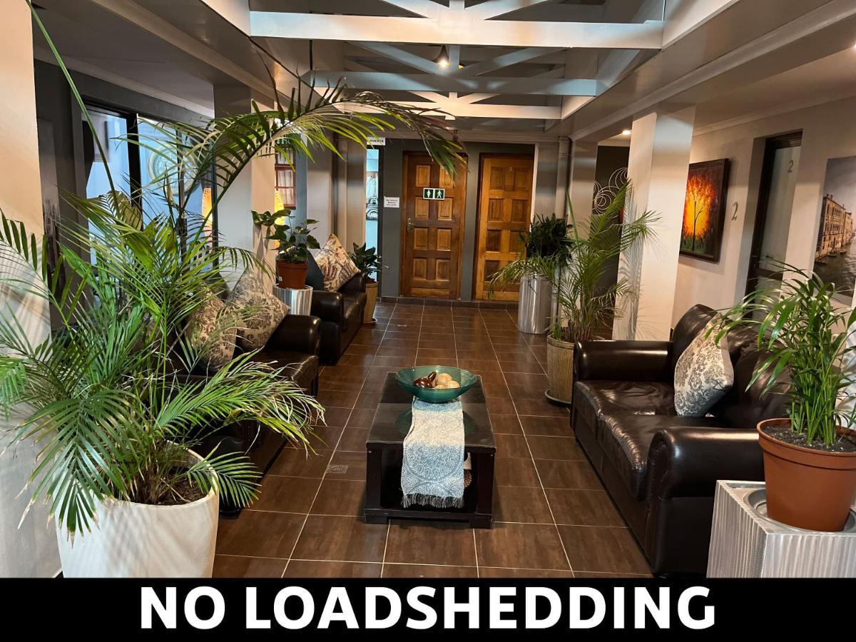 Lala Dene Lodge Bloemfontein Esterno foto