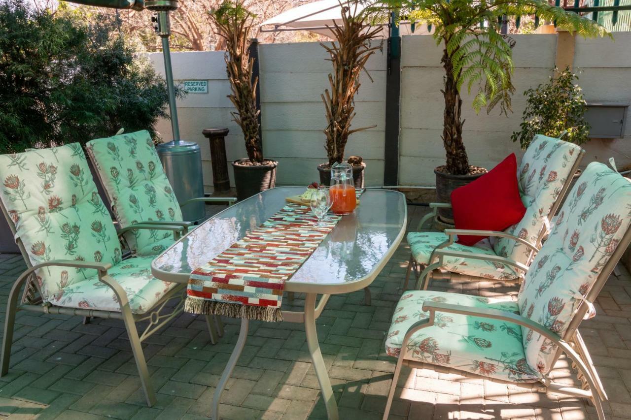 Lala Dene Lodge Bloemfontein Esterno foto