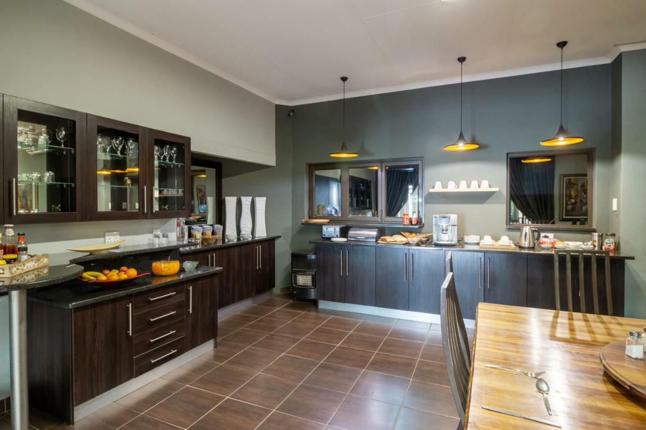Lala Dene Lodge Bloemfontein Esterno foto