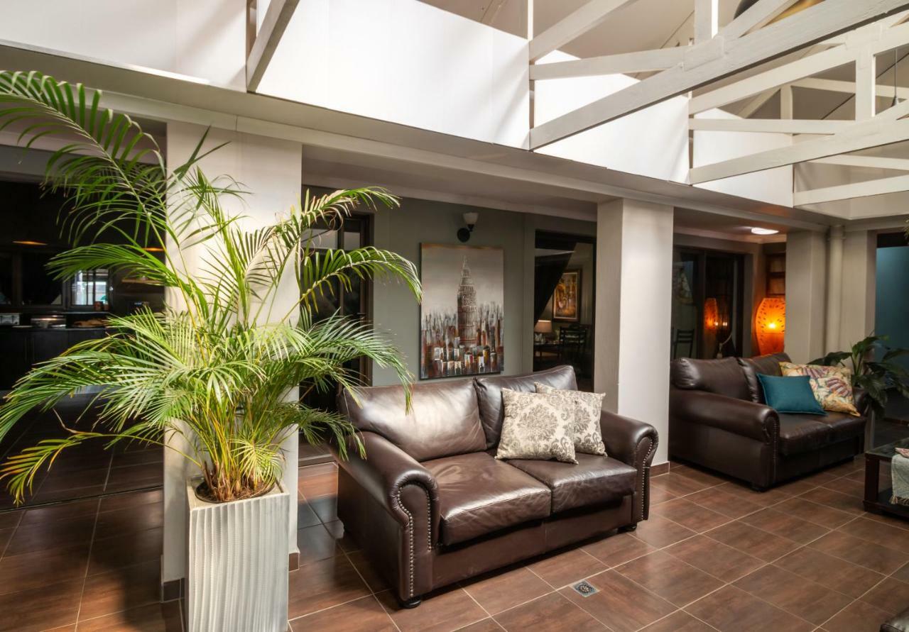 Lala Dene Lodge Bloemfontein Esterno foto