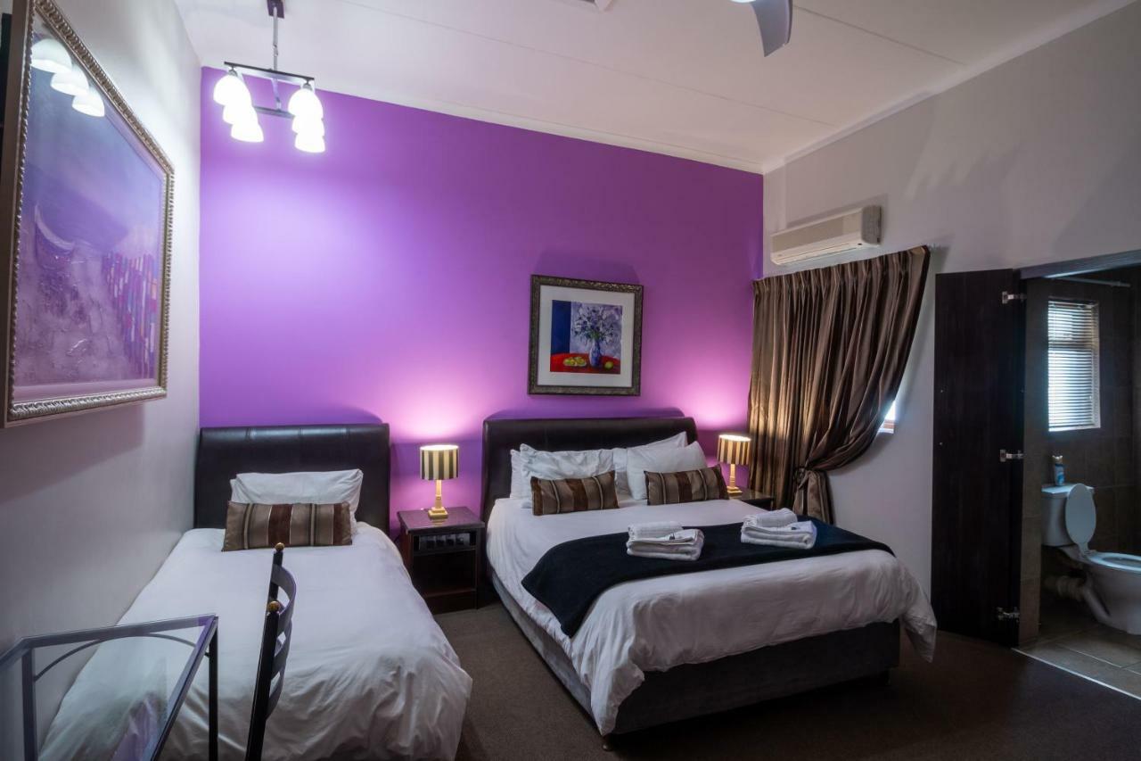 Lala Dene Lodge Bloemfontein Esterno foto