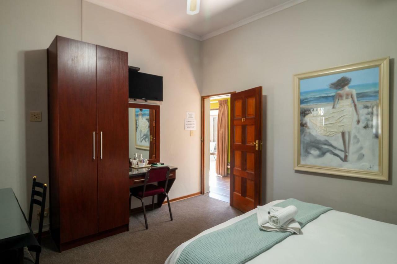 Lala Dene Lodge Bloemfontein Esterno foto