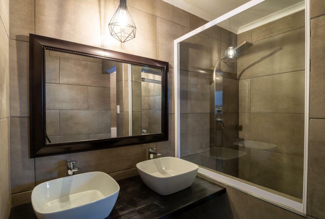 Lala Dene Lodge Bloemfontein Esterno foto