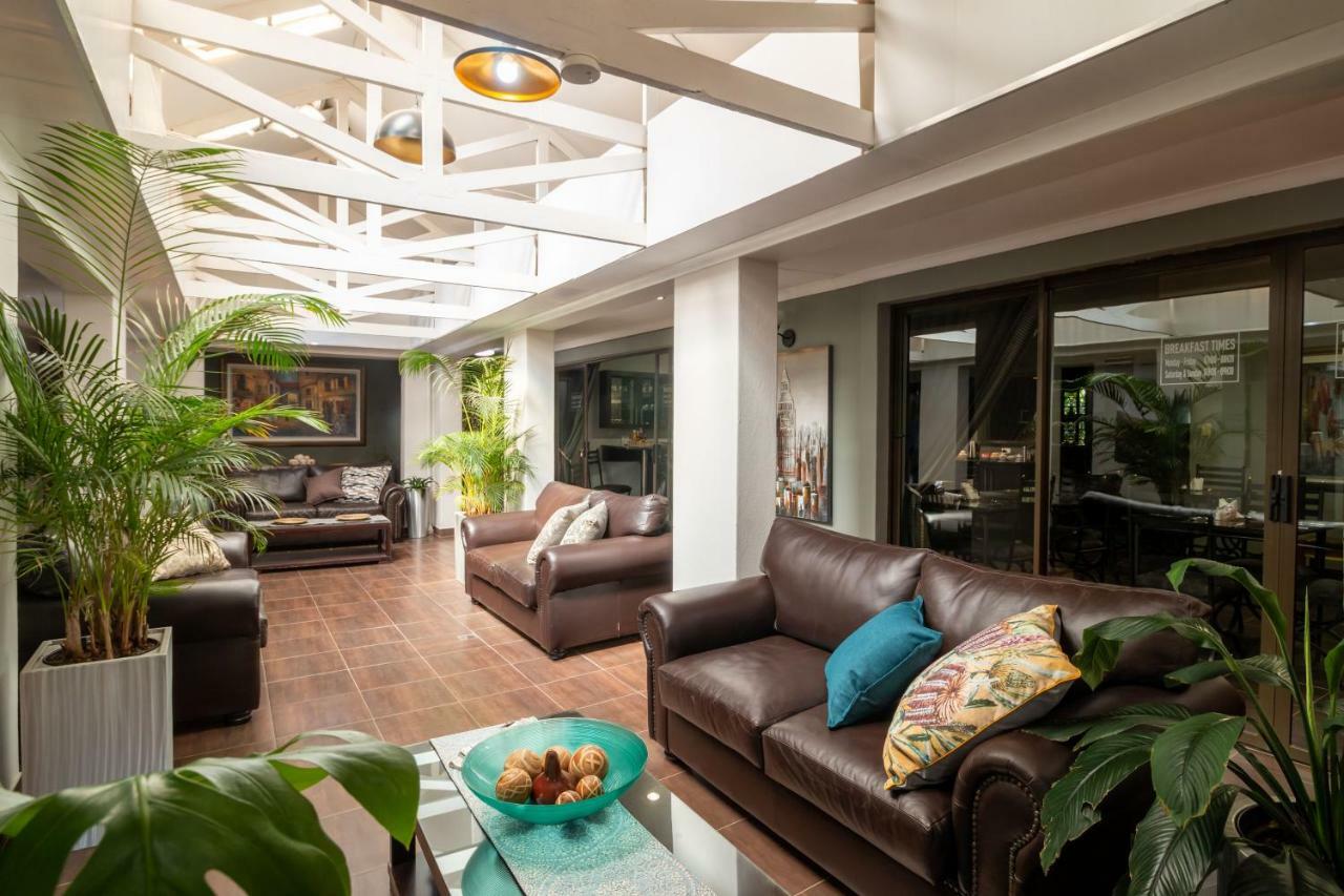 Lala Dene Lodge Bloemfontein Esterno foto